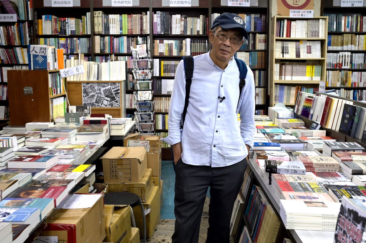 Hong Kong Bookseller Who Defied Beijing Dies in Taiwan at 70