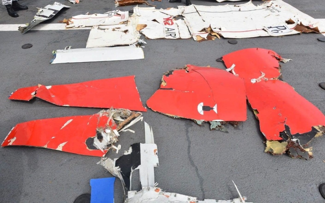 Pakistani Navy Recovers Cargo Plane Debris as Search Continues for Missing Crew