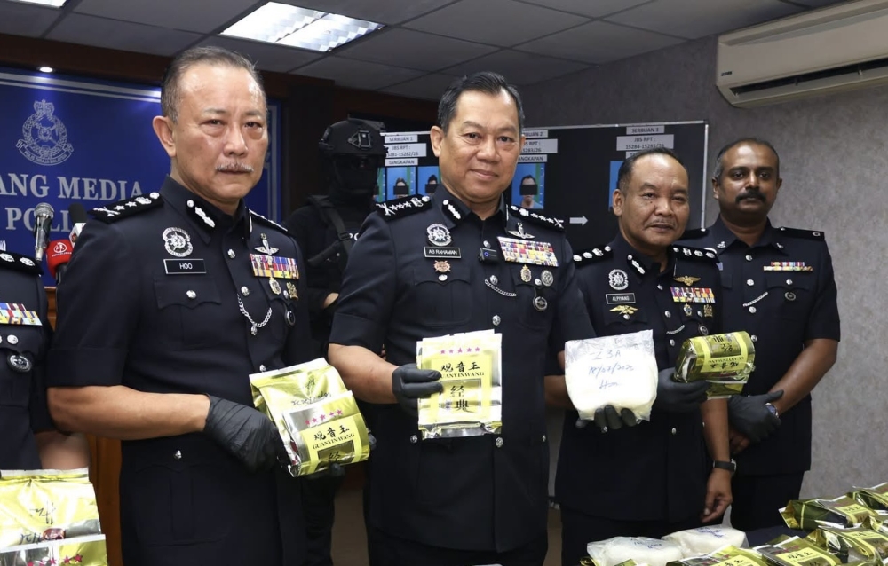 Drug Ring Dismantled in Johor Bahru: Eight Arrested Including Teenager