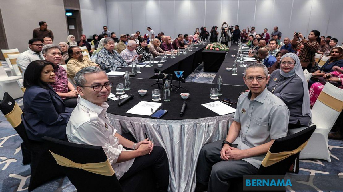 Fahmi Charts New Course for Media-Government Dialogue With Annual Retreat Plan