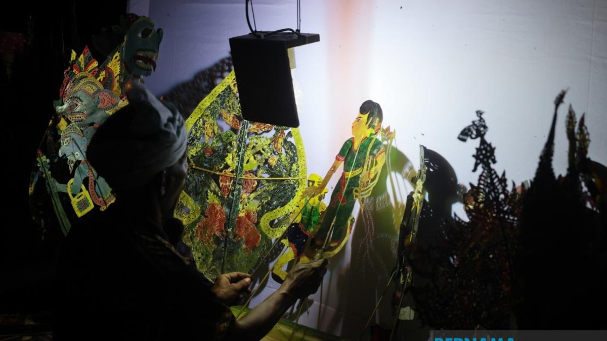 Permit Red Tape and Generational Gap Threaten Kelantan's Wayang Kulit Tradition