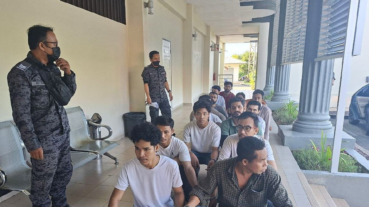 Fourteen Foreigners Charged with Immigration Offences in Kelantan