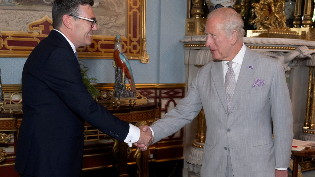 Andy Burnham Sworn in as UK Prime Minister Following Palace Meeting with King Charles III
