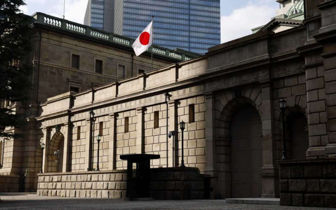 Japanese Yen Tumbles to 39-Year Low as Dollar Strength Persists Despite Official Warnings