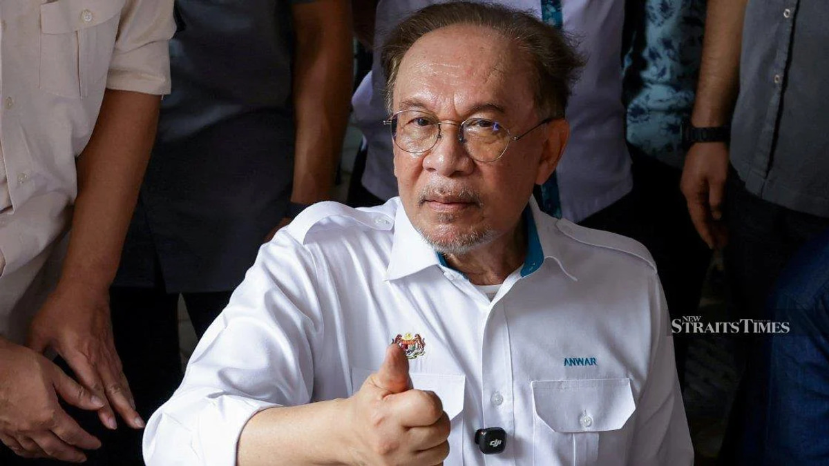 Anwar Ibrahim tops latest Merdeka Centre popularity survey while Zahid Hamidi trails