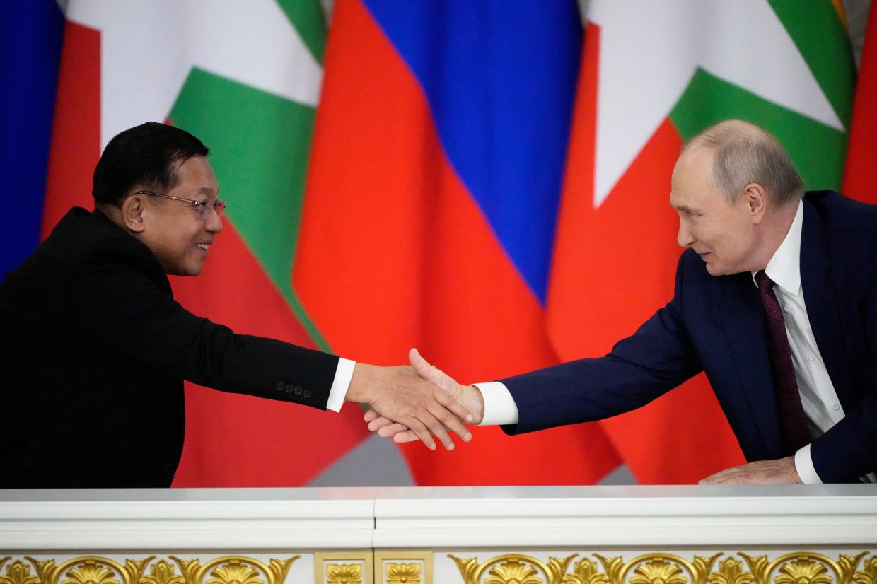 Putin Hails 'Especially Trusting' Relations as Myanmar Leader Visits Moscow