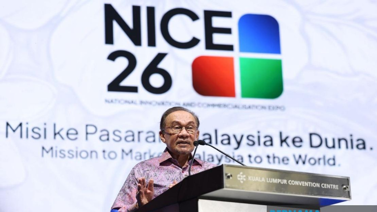 PM Anwar Calls for End to Outdated Bureaucracy Blocking Innovation
