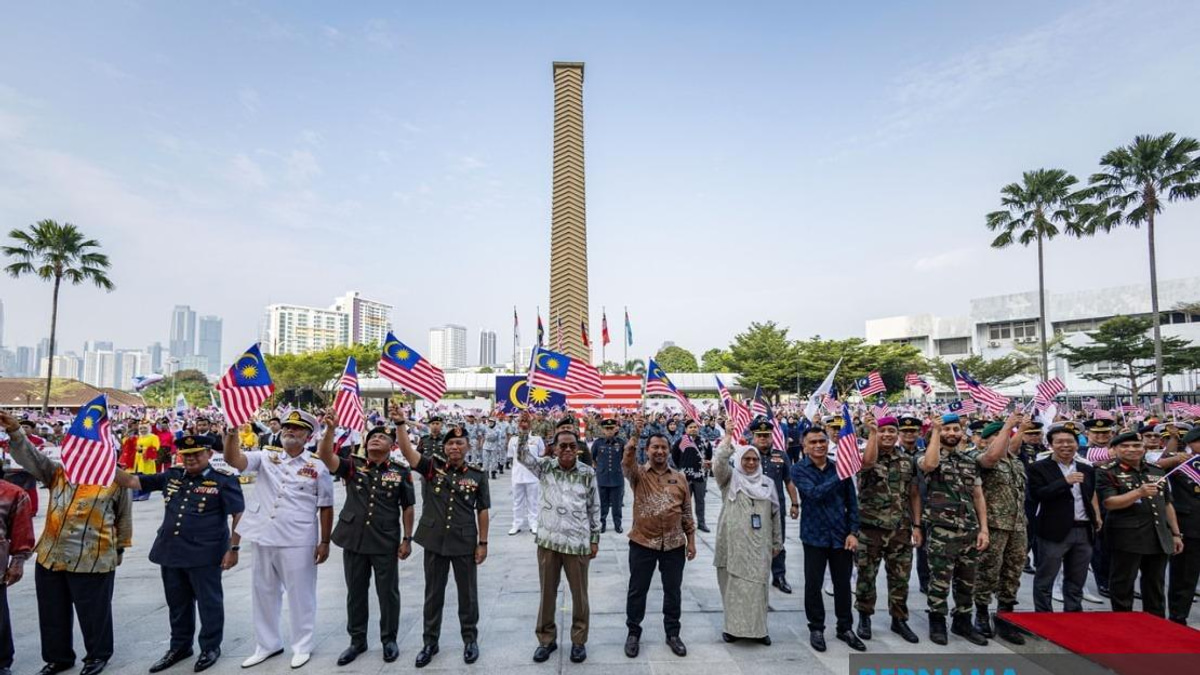 Keep National Day Celebrations Free From Political Discord, Says Defence Minister