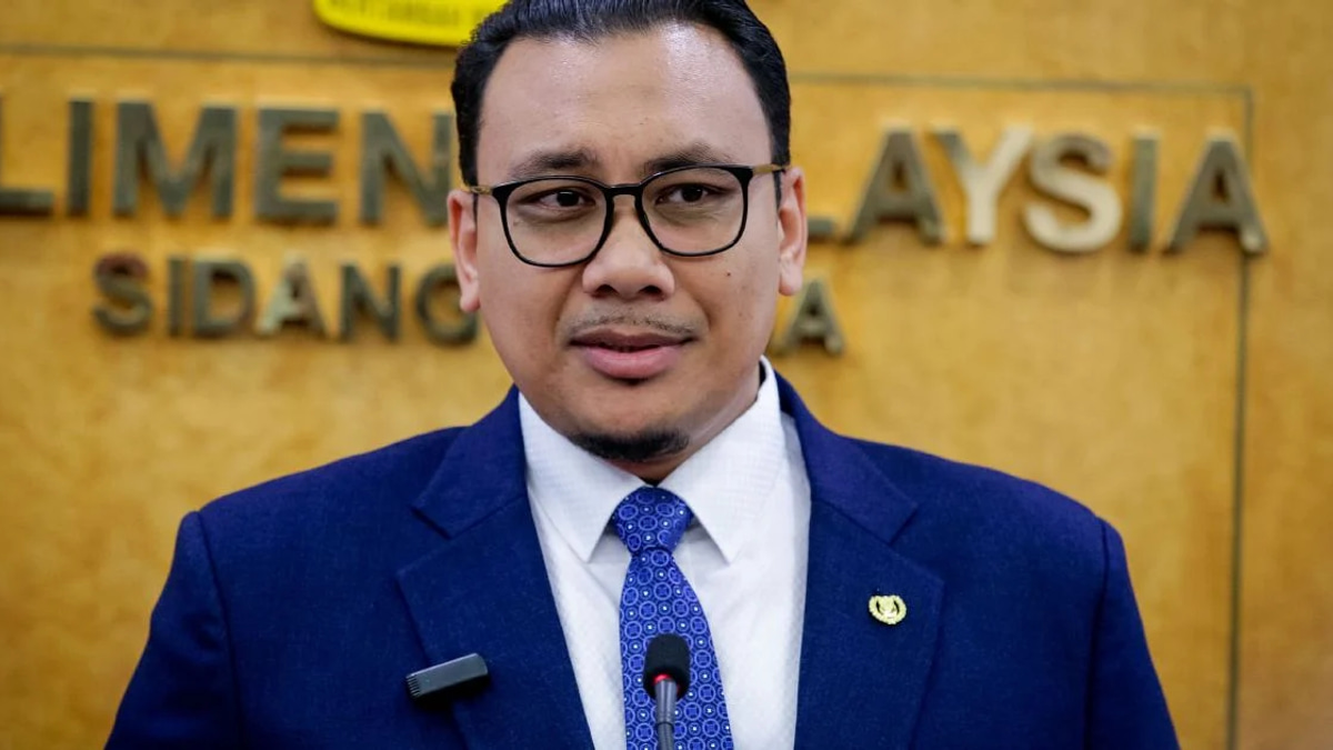 PAS Youth Leader Takes Legal Action Over Facebook Post Insulting His Father