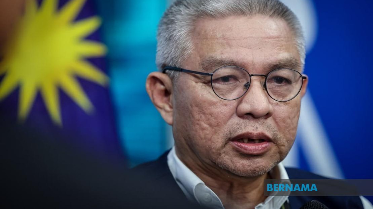 Dr Adham Baba Leans on Experience and Community Bonds in Pasir Raja Push