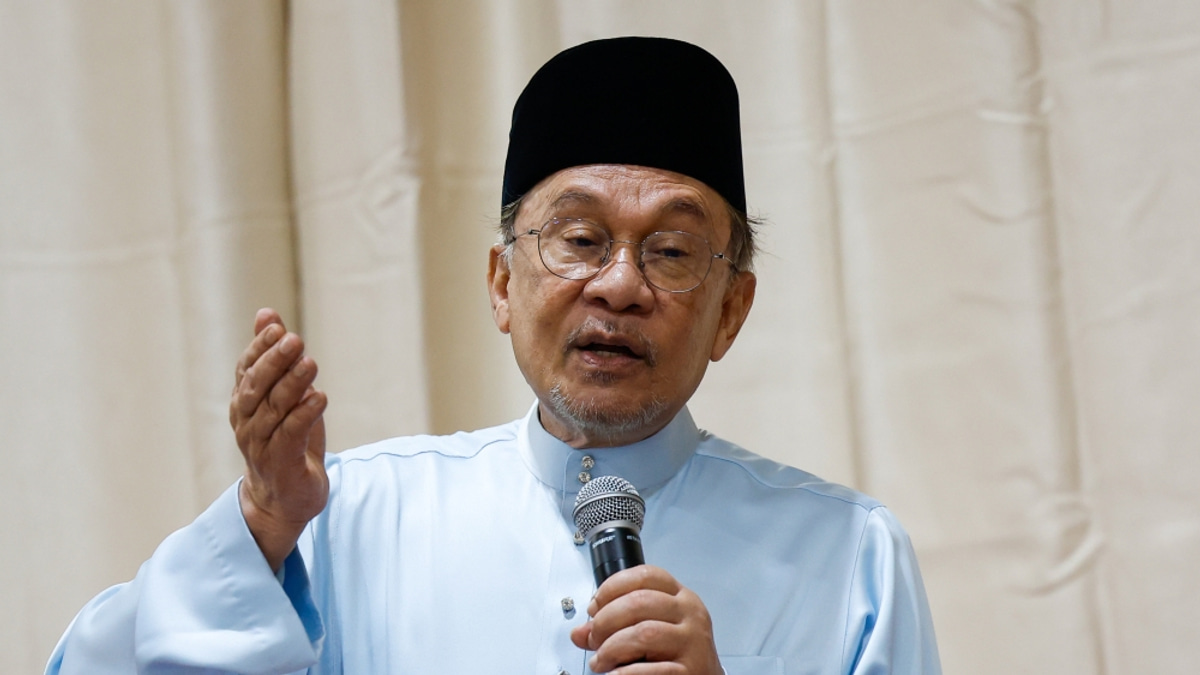 Anwar confirms complete Tabung Haji RCI report released without redactions