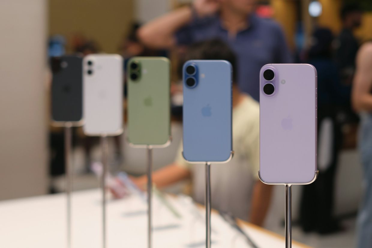 Apple's Legal Assault Could Hobble OpenAI's Device Dreams Before Trial Even Begins