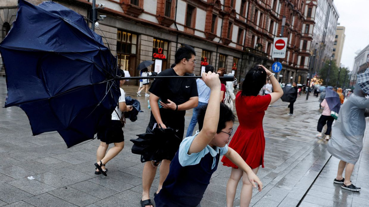 Typhoon Dolphin Slams Eastern China After Disrupting Travel Across Region