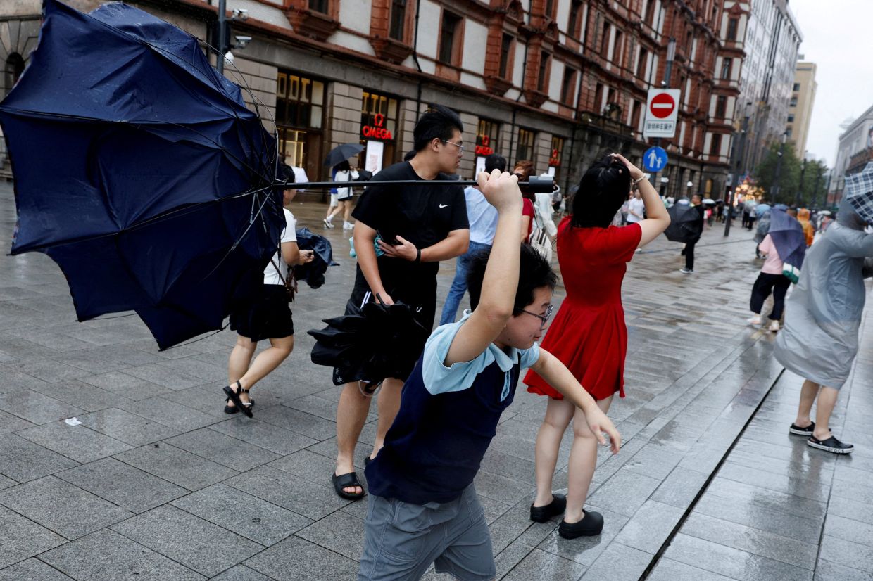 Typhoon Dolphin Slams Eastern China After Disrupting Travel Across Region