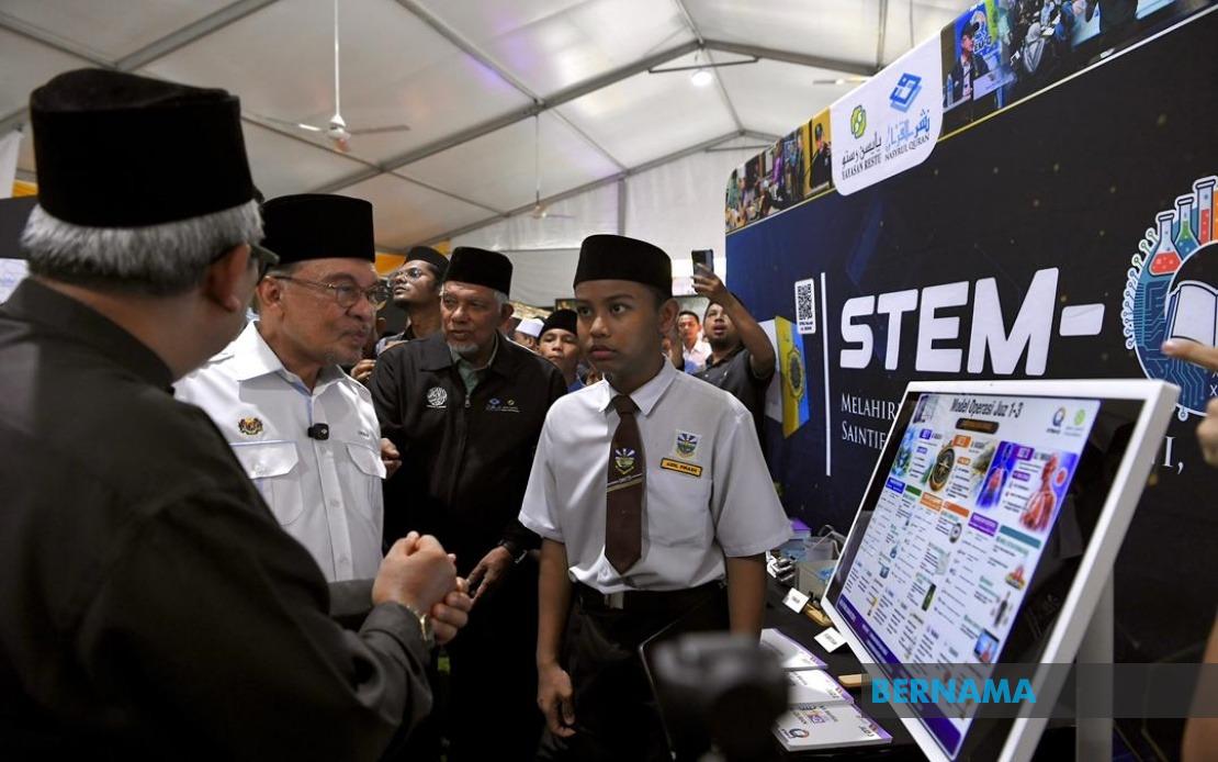 Anwar Announces RM4.6 Million Boost for Islamic Schools in Penang