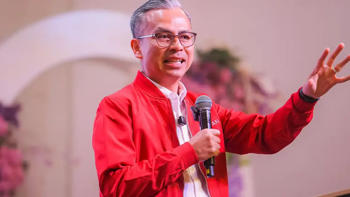 Fahmi challenges Khairy's enthusiasm gap with Onn Hafiz campaign effort