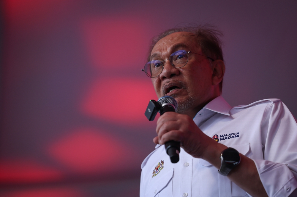 Anwar Condemns Opposition For Walkout During Tabung Haji Crisis Debate