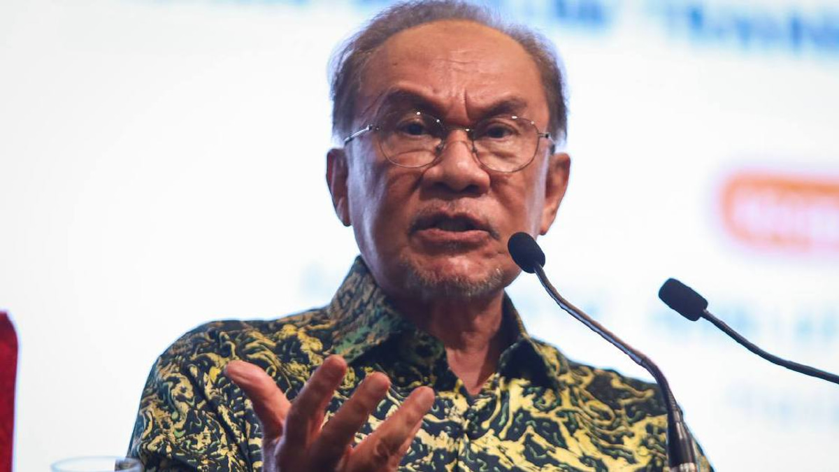 Anwar Dismisses Sanusi's 'Tanah Melayu' Framing, Insists Malaysia's Future Depends on Inclusive Citizenship