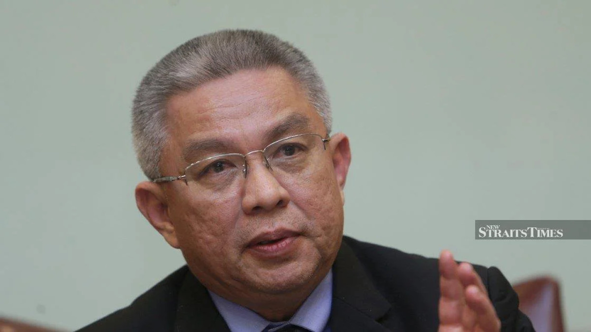 Former Health Minister Dr Adham Baba Leads Johor BN Slate in State Election Bid