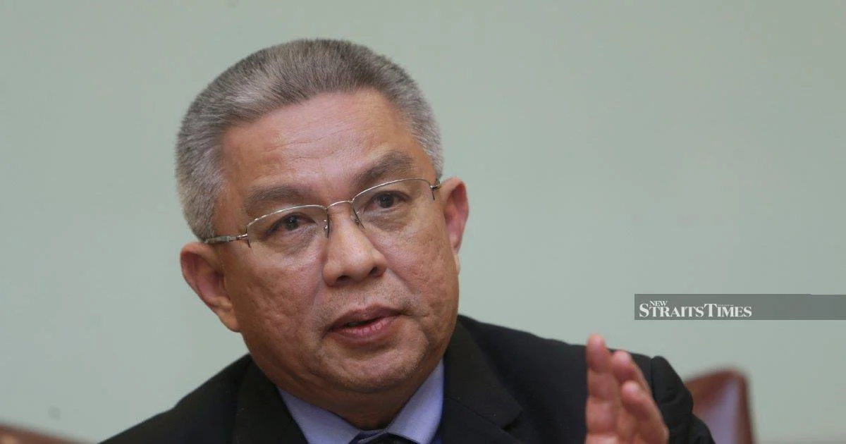 Former Health Minister Dr Adham Baba Leads Johor BN Slate in State Election Bid