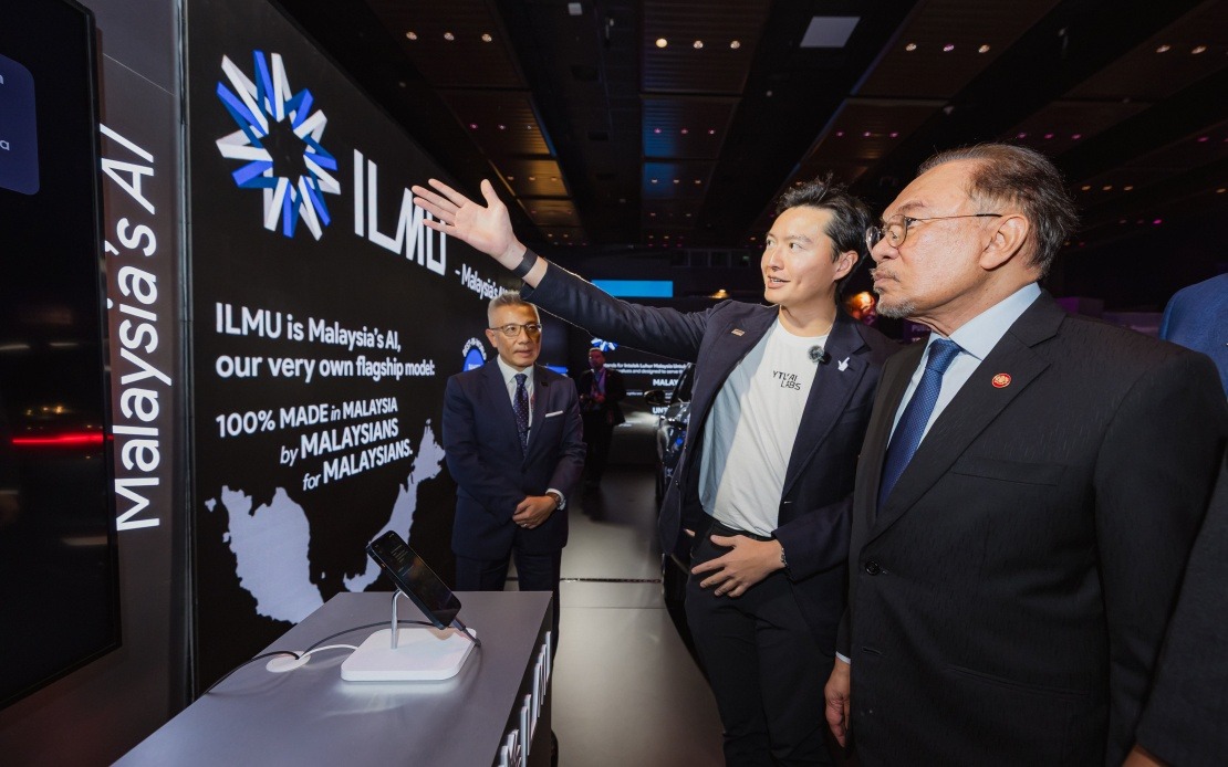 100,000 Young Malaysians Get Three Months' Free Access to ILMUchat Pro AI Assistant