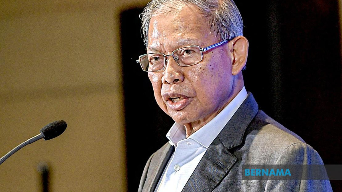 Mustapa Mohamed Exits Electoral Politics, Urges Next Generation to Lead
