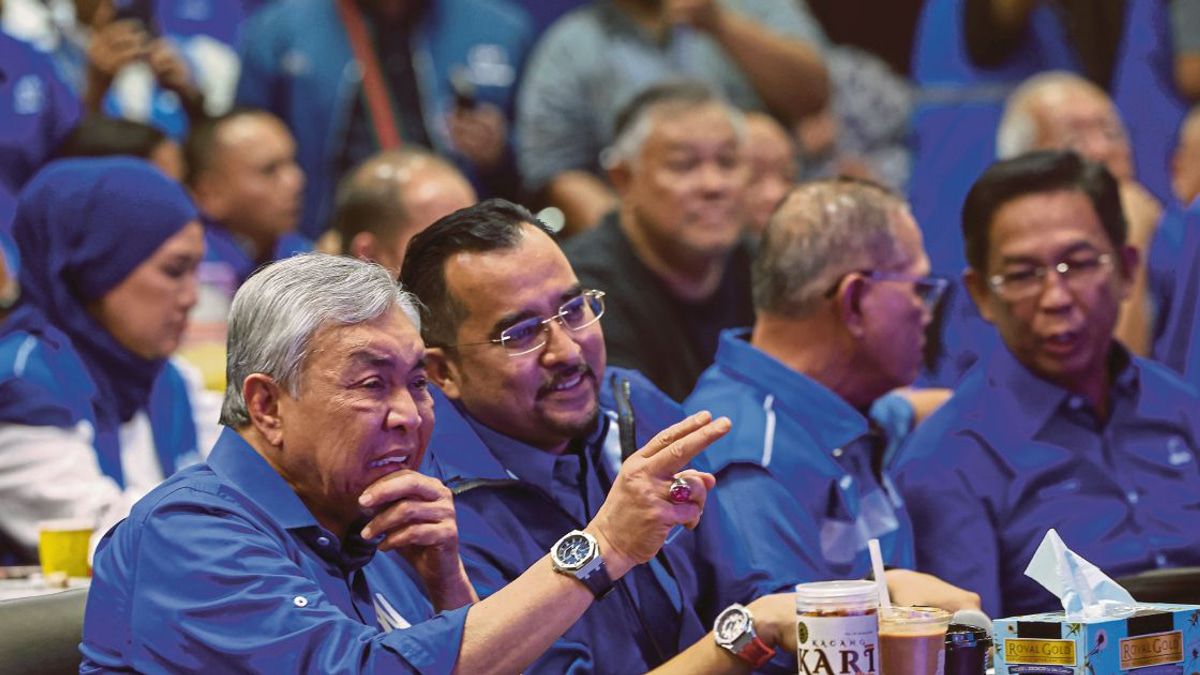Zahid to seek audience with Negri Sembilan ruler before naming MB candidate