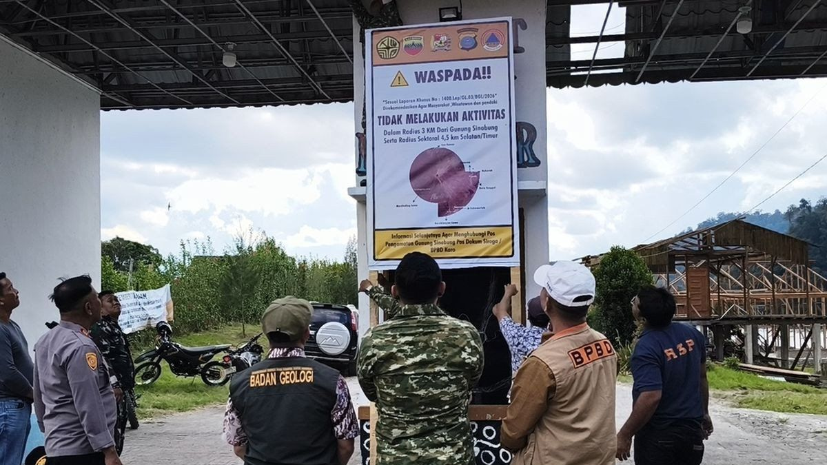 North Sumatra closes tourist sites as Mount Sinabung volcanic activity escalates