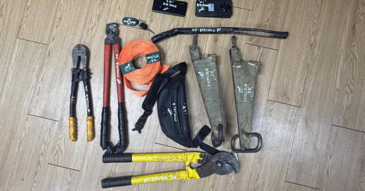 Suspected Cable Thief Arrested After 50km Police Chase Ends in Sungai Chohong Crash