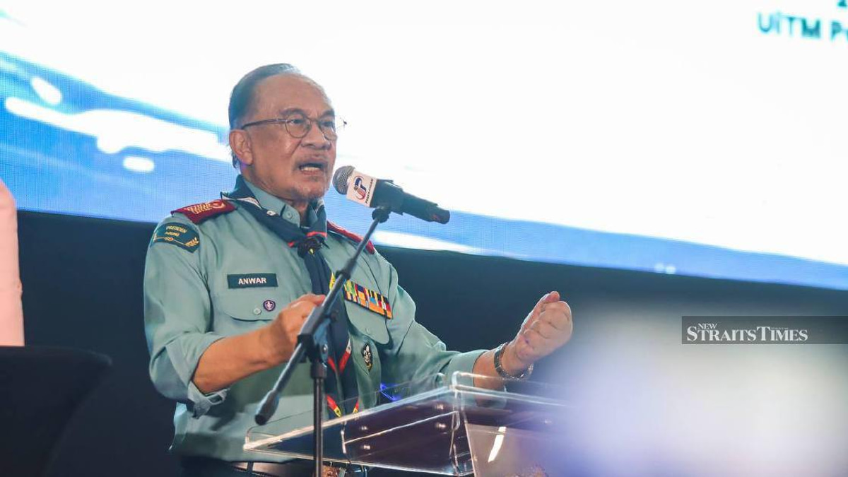 Anwar Calls for Removal of Colonial Laws to Realise True Independence