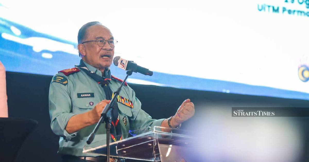Anwar Calls for Removal of Colonial Laws to Realise True Independence