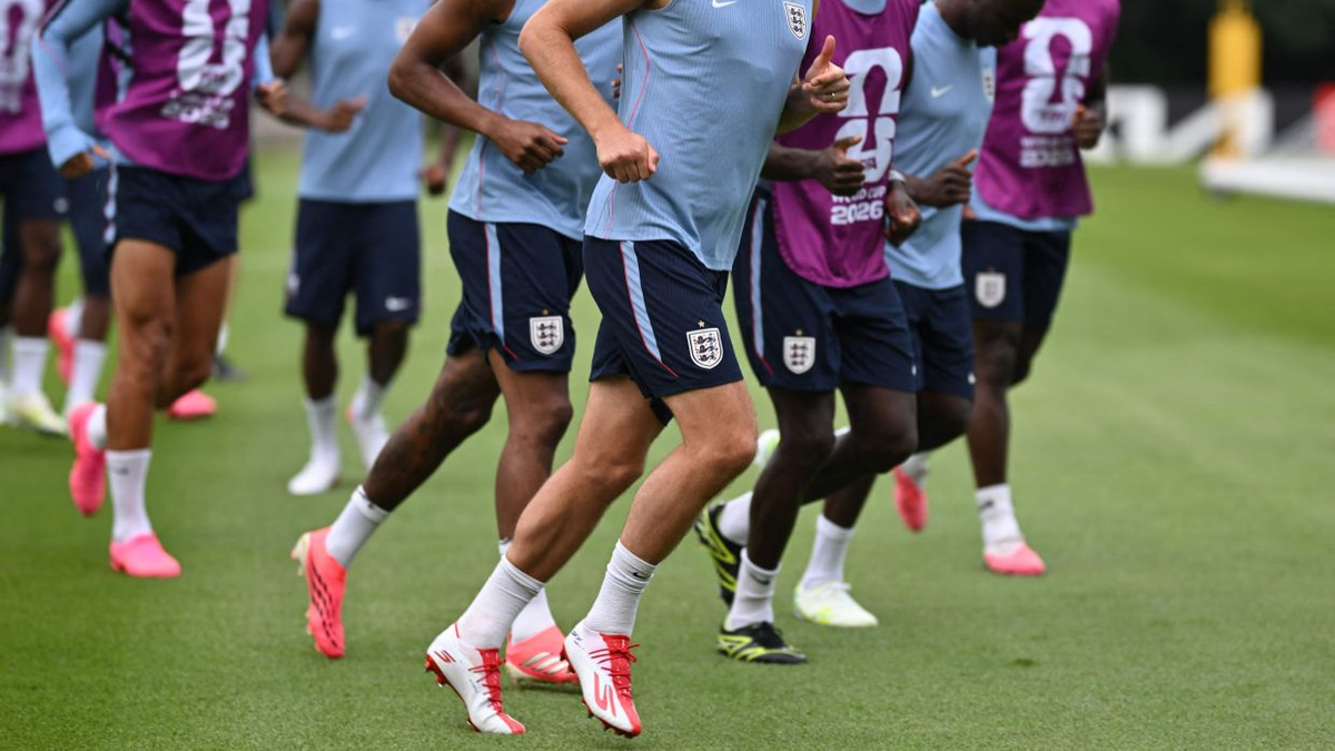 England and Mexico set for Azteca showdown as quarter-final race intensifies