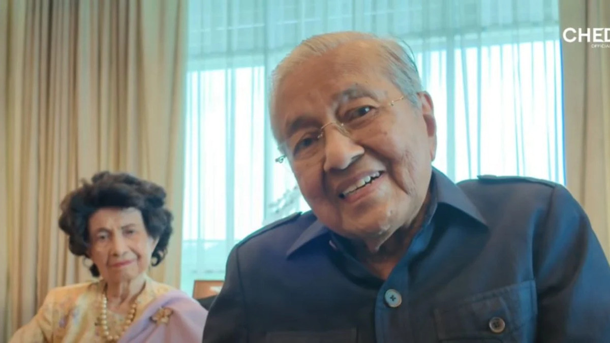 Tun Mahathir Expresses Gratitude to Malaysians for Birthday Well-Wishes at 101
