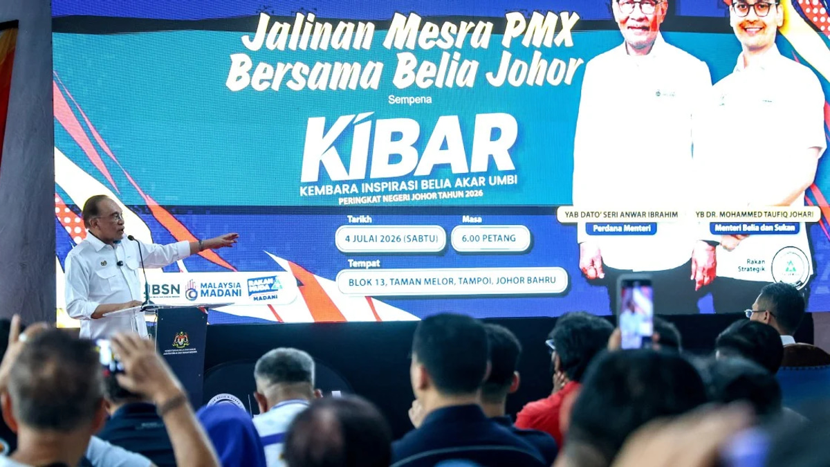Anwar targets inconsistency of 'Malay supremacy' advocates who permit loss of reserves