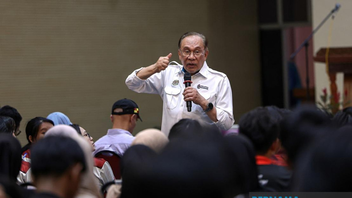 Merit and Assistance Balance Key to Matriculation Access, Says PM Anwar