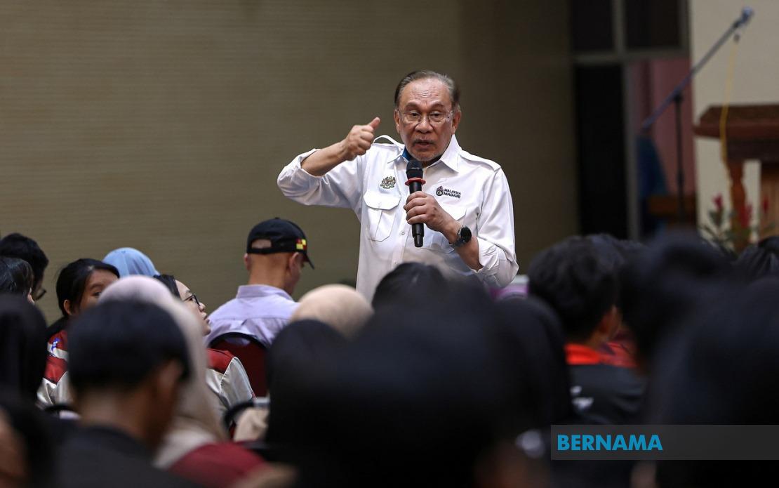 Merit and Assistance Balance Key to Matriculation Access, Says PM Anwar