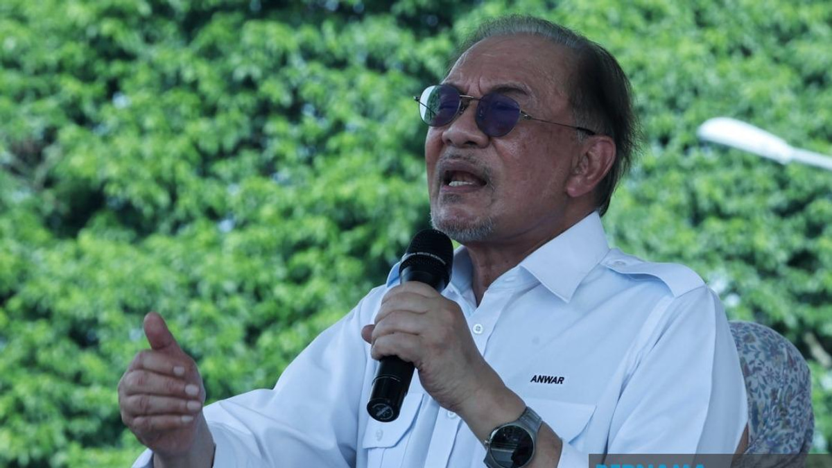 Government Committed to Civil Servants' Affordable Housing Drive, Anwar Confirms