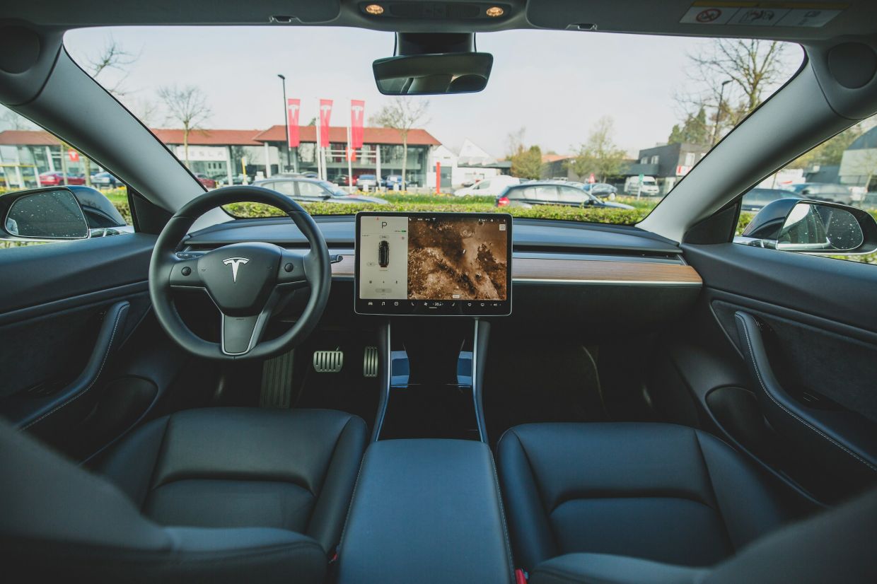 Tesla settles lawsuit over fatal crash involving Full Self-Driving system