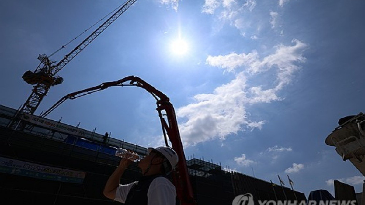 South Korea Swelters as Heat Wave Pushes Temperatures to Record Levels