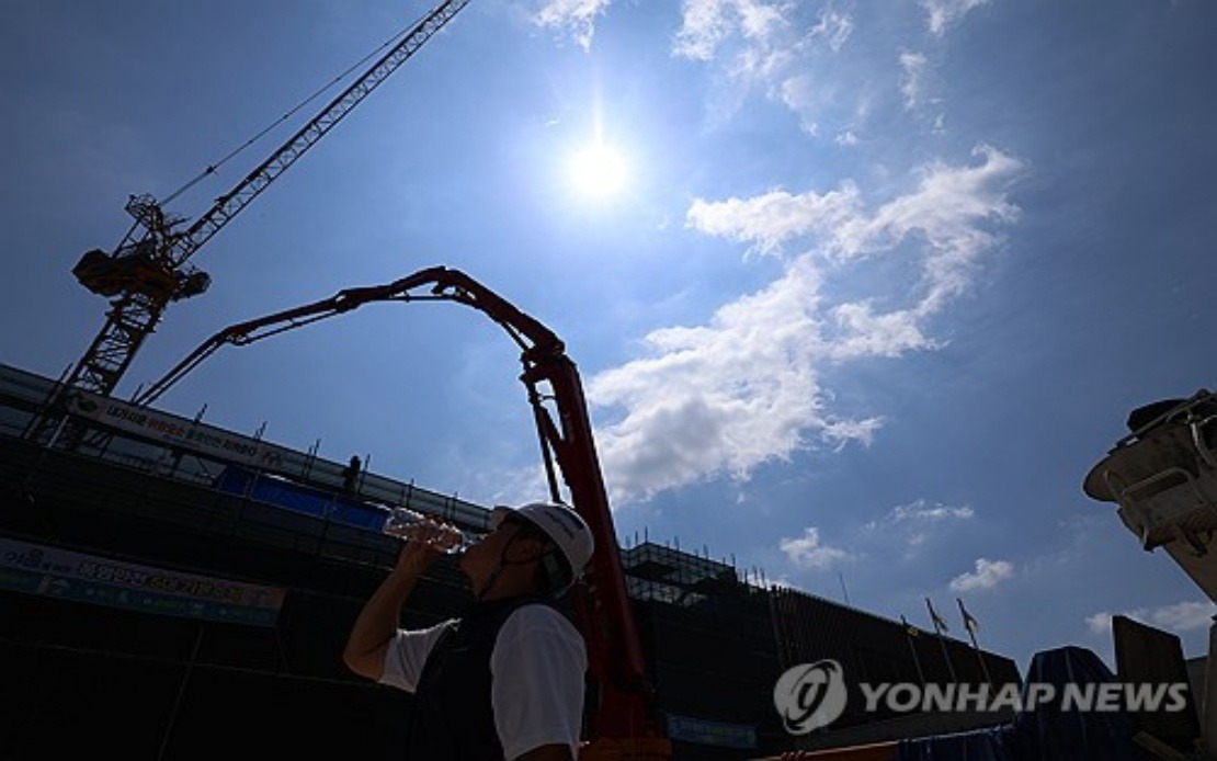 South Korea's Greater Seoul Region Gripped by Record Heat Wave as Warnings Hit 43 Per Cent of Area