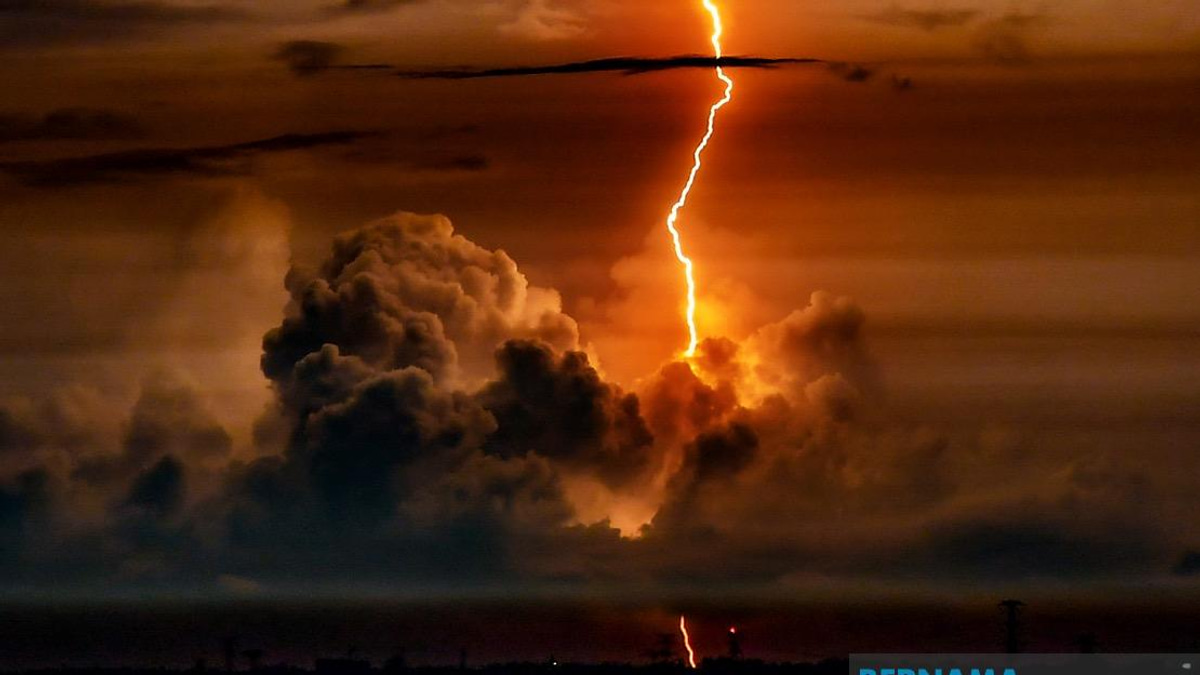 Severe Weather Alert Issued for Seven Malaysian States Until Tonight