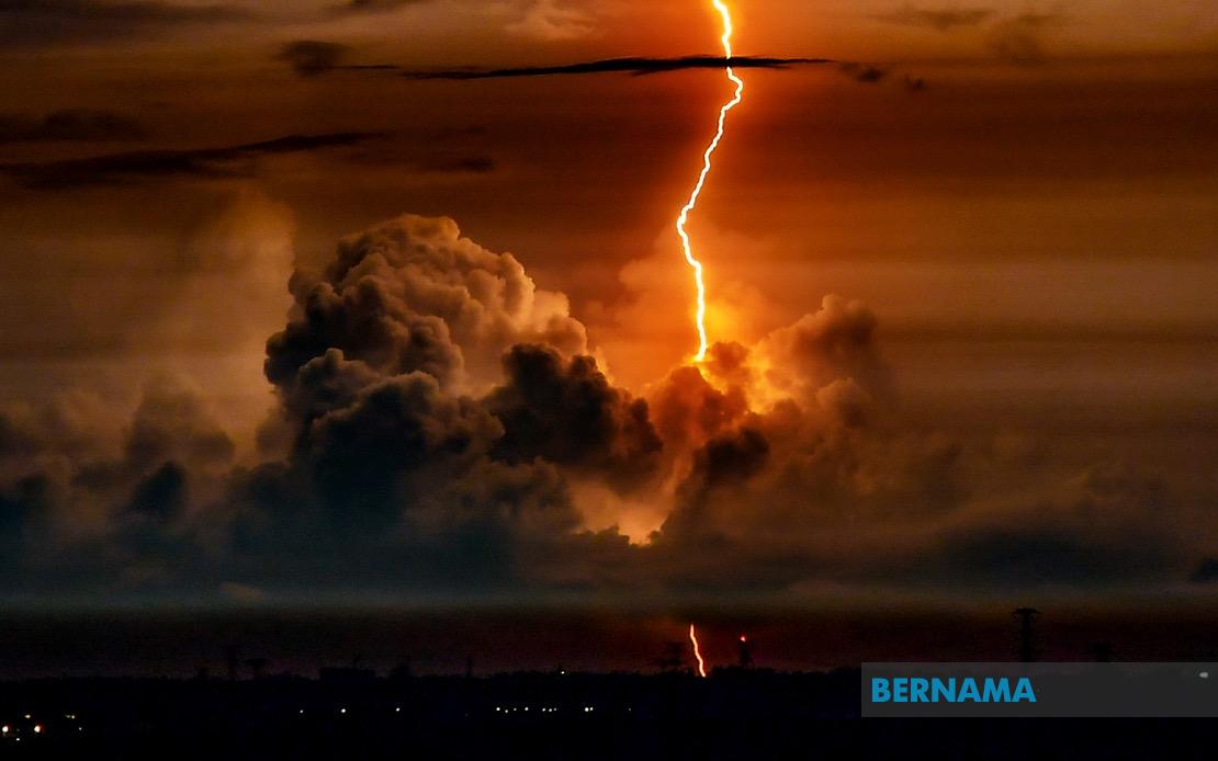 Severe Weather Alert Issued for Seven Malaysian States Until Tonight
