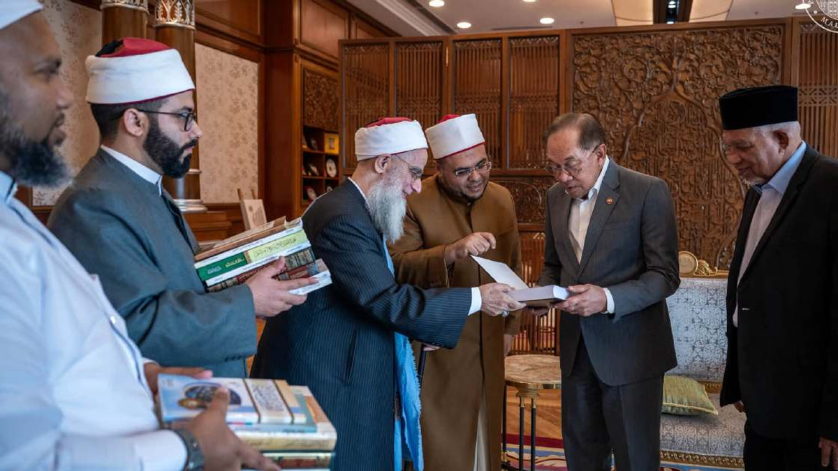 Anwar Welcomes Prominent Egyptian Islamic Scholar Sheikh Dr Mustafa An-Nadwi