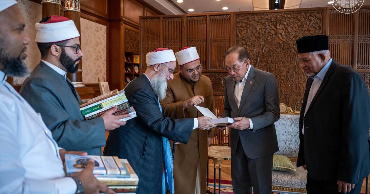 Anwar Welcomes Prominent Egyptian Islamic Scholar Sheikh Dr Mustafa An-Nadwi