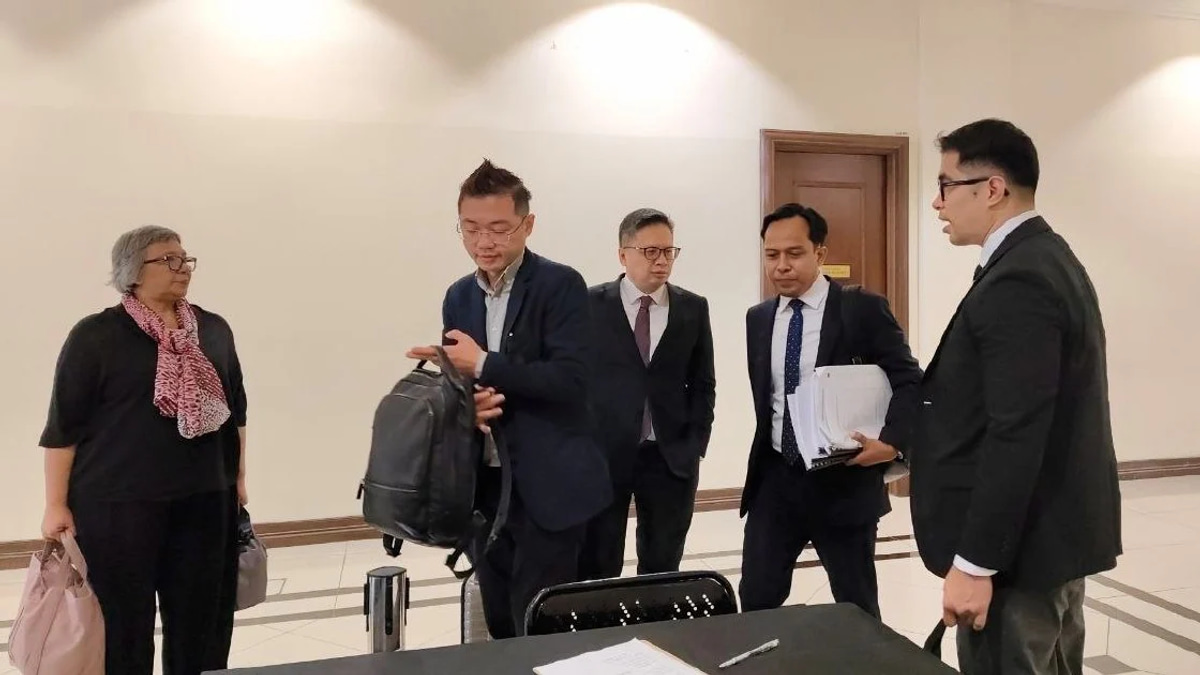 Zara Qairina Mahathir's Personal Writings Showed No Rift With Mother, Court Finds