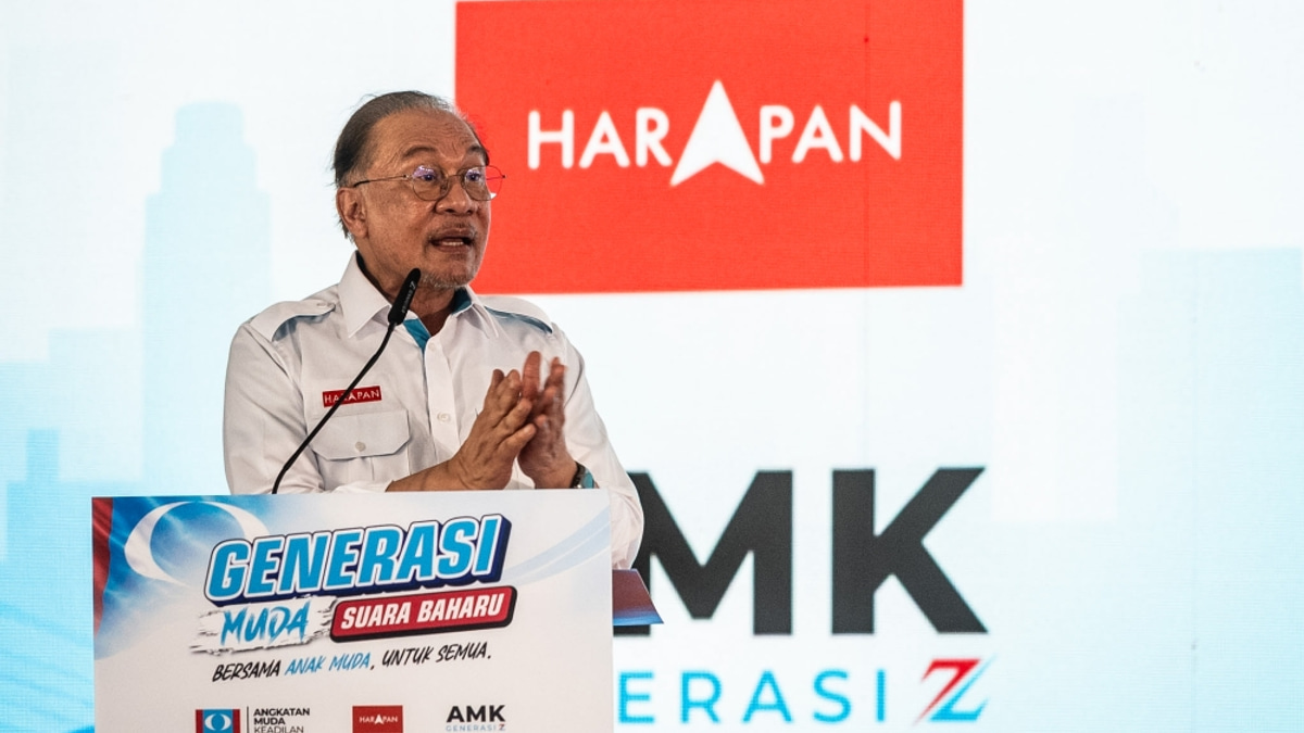 Anwar Conditions PJ and Subang Development Funds on Government Support