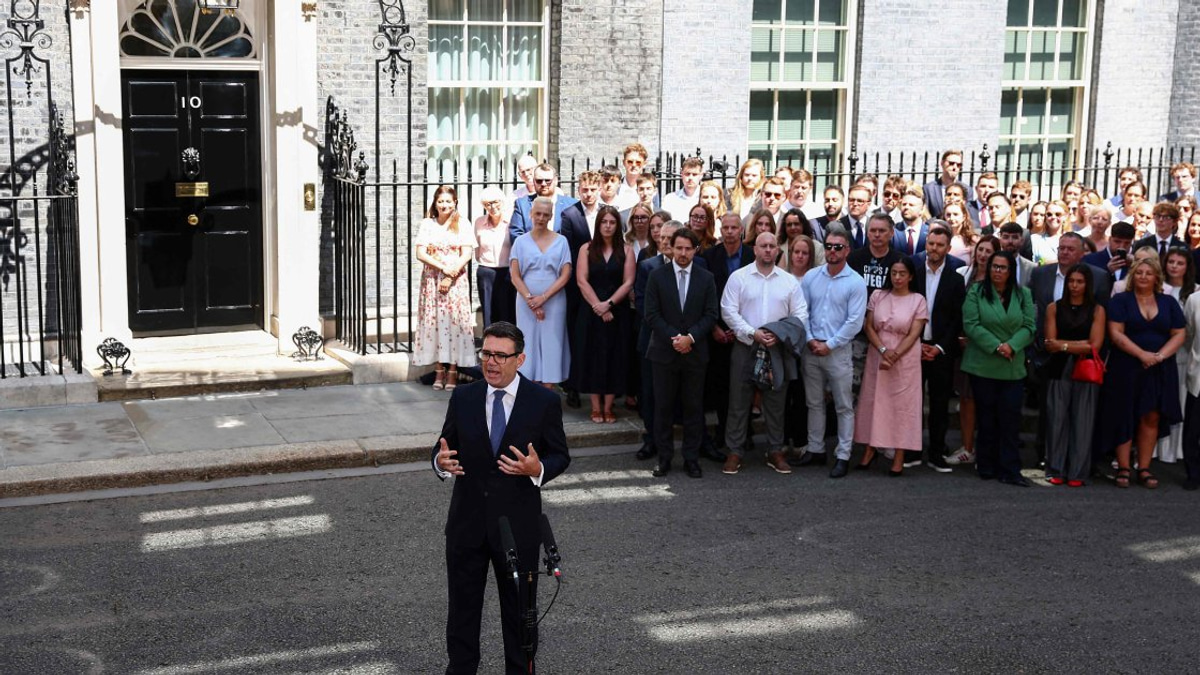 Britain's Prime Minister Carousel: Andy Burnham Takes Helm Amid Voter Exhaustion
