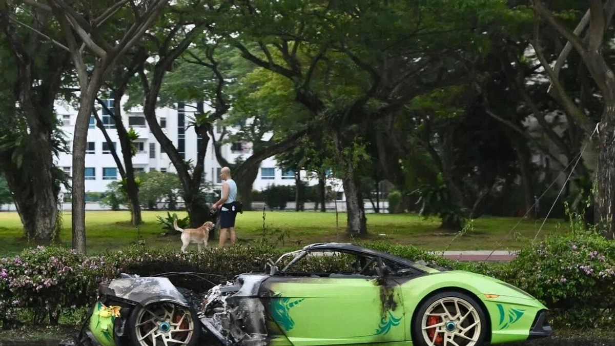 Sports car fire causes major traffic disruptions on Singapore's East Coast Parkway