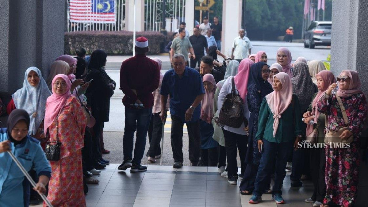 Court Complex Braces for High-Profile Charging of Former PM Ismail Sabri