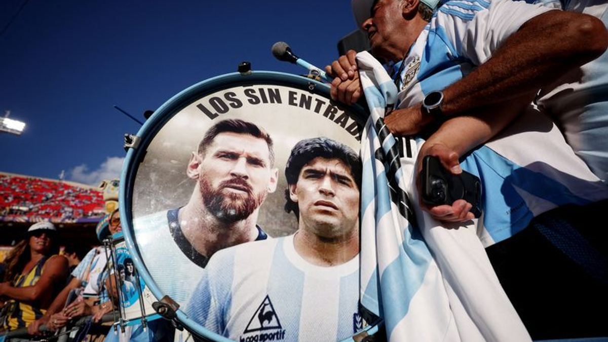Argentine war veterans urge fans to keep politics out of England World Cup clash